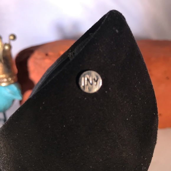 Jones New York Heels 8.5 Black Velvet NWT - Picture 3 of 4